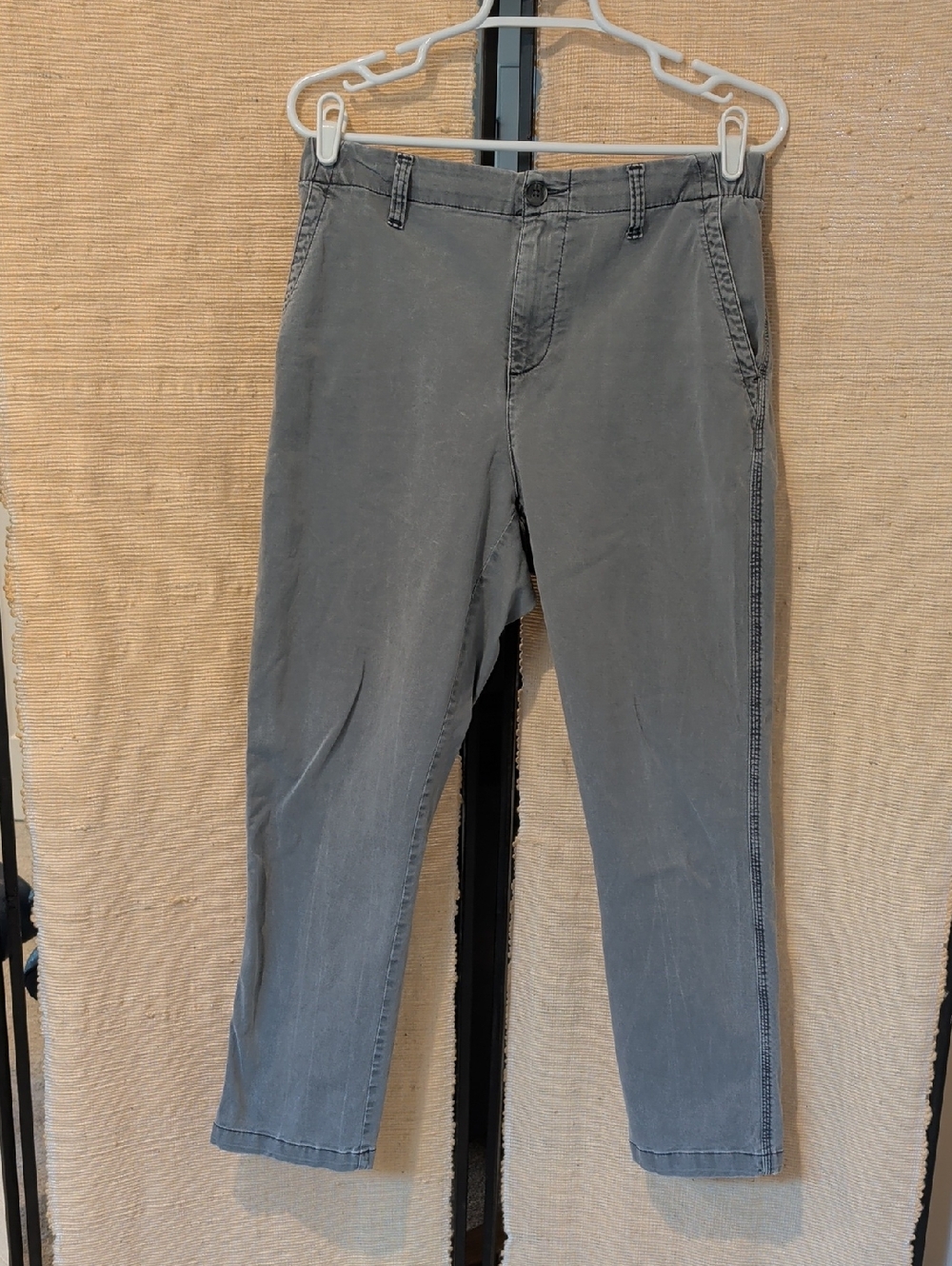 Old Navy Easy Chino Pants - Panther (Light Gray) - Size Medium - EUC